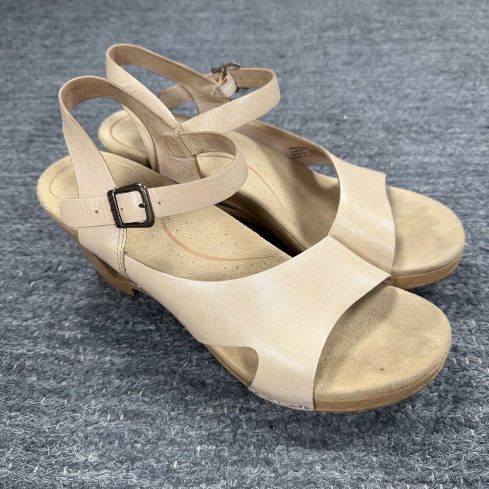 Dansko Tasha Clog Sandals Womens 39 Beige Leather Ankle Strap Wood Wedge Heel